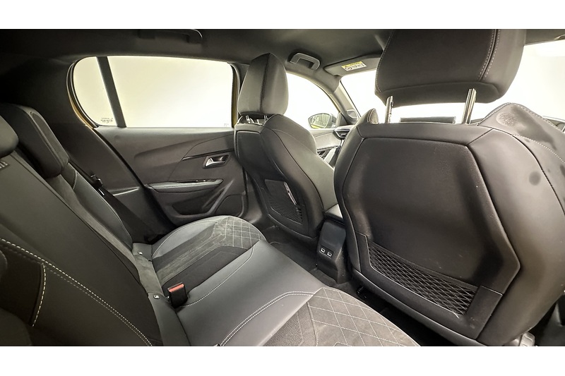 Peugeot 208 PureTech GT Premium - U4208