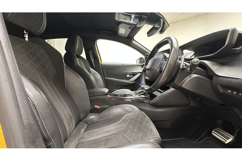 Peugeot 208 PureTech GT Premium - U4208