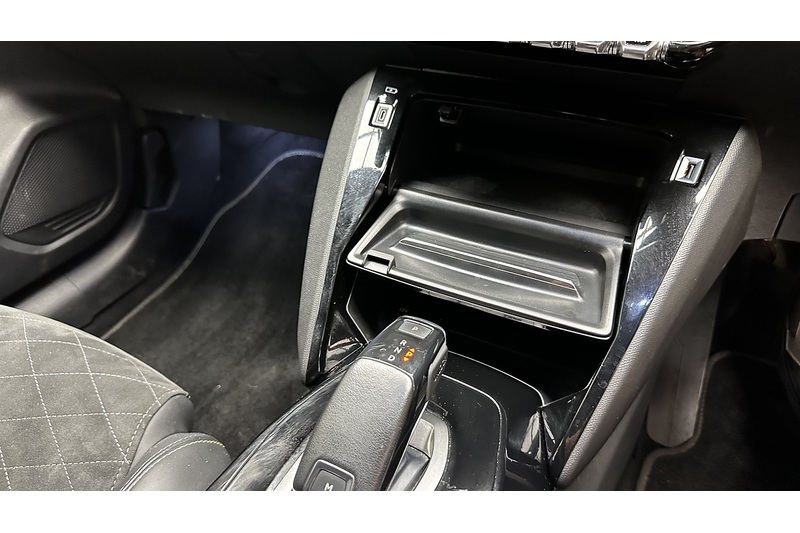 Peugeot 208 PureTech GT Premium - U4208