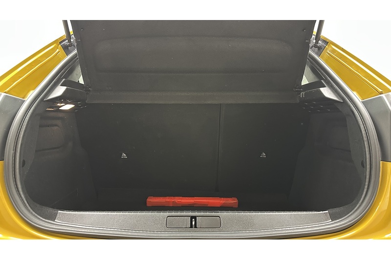 Peugeot 208 PureTech GT Premium - U4208