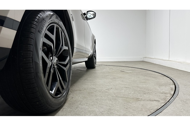 Land Rover Range Rover Evoque P300e Edition - U4209