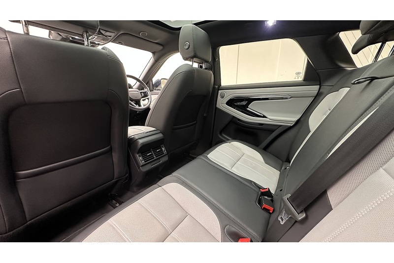 Land Rover Range Rover Evoque P300e Edition - U4209