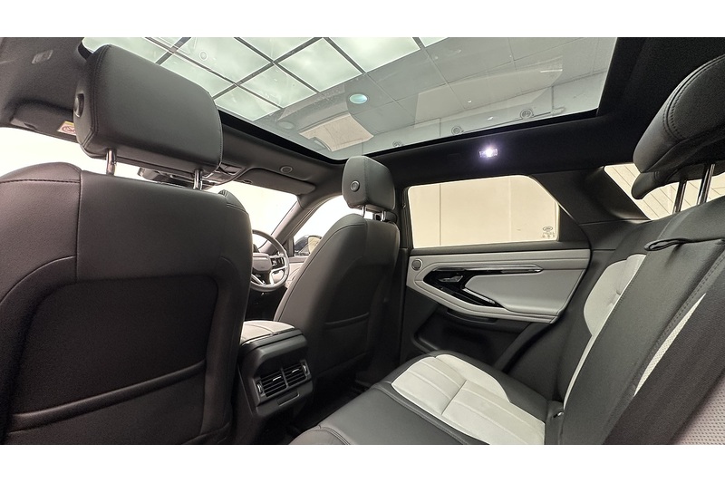 Land Rover Range Rover Evoque P300e Edition - U4209