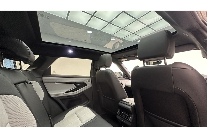 Land Rover Range Rover Evoque P300e Edition - U4209