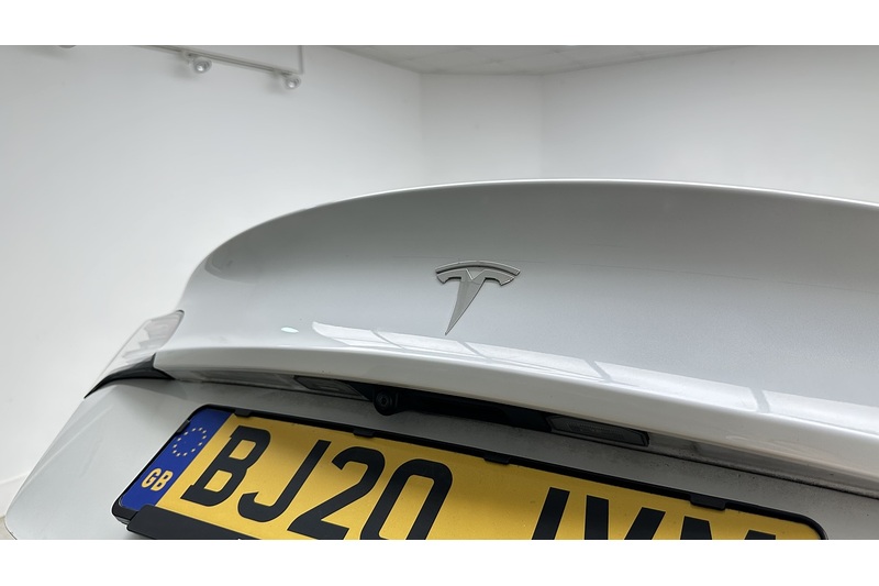 Tesla Model 3 Standard Range Plus - U4214