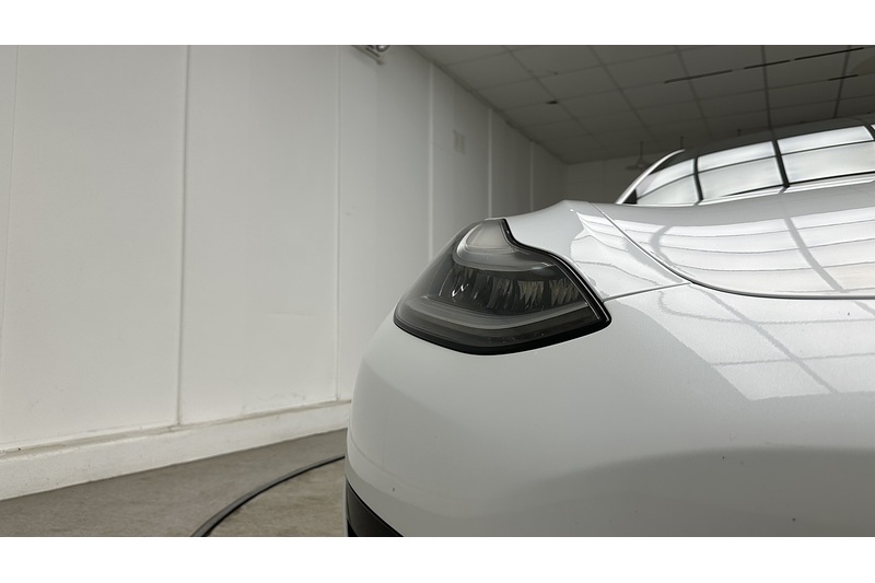 Tesla Model 3 Standard Range Plus - U4214