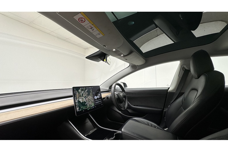 Tesla Model 3 Standard Range Plus - U4214