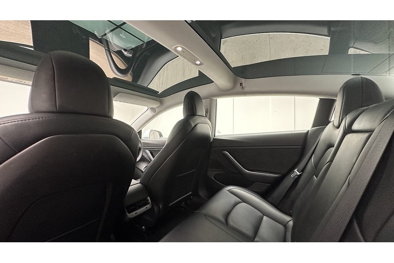 Tesla Model 3 Standard Range Plus - U4214