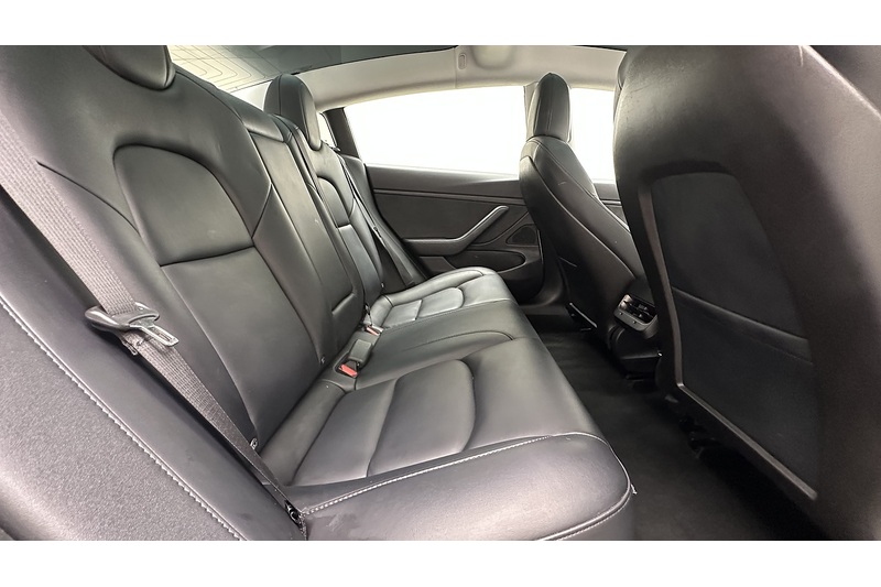 Tesla Model 3 Standard Range Plus - U4214