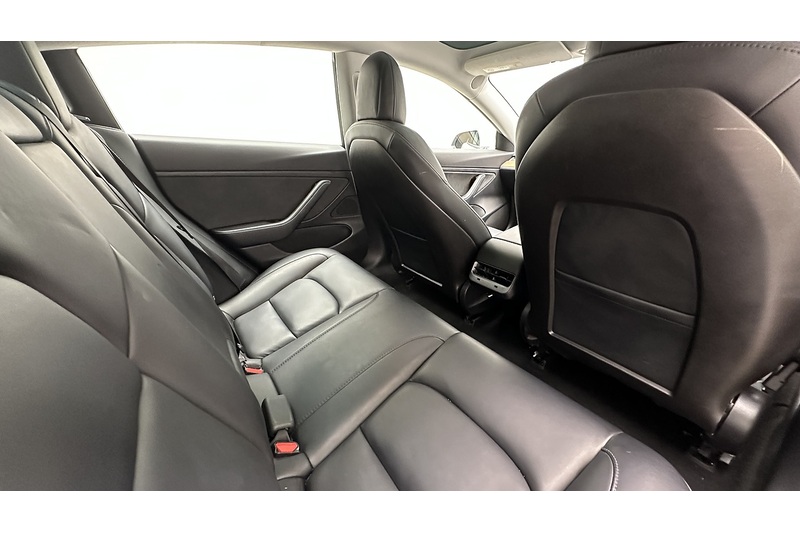 Tesla Model 3 Standard Range Plus - U4214