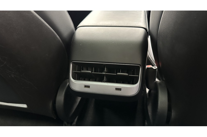 Tesla Model 3 Standard Range Plus - U4214