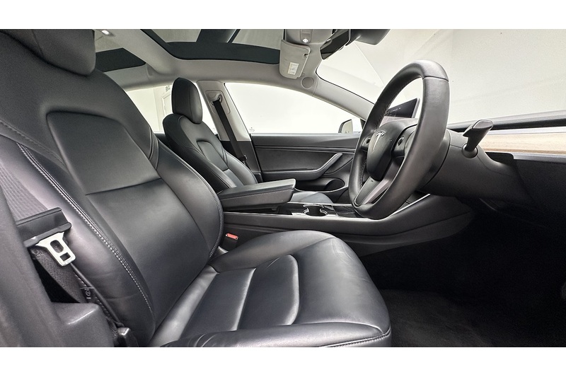 Tesla Model 3 Standard Range Plus - U4214