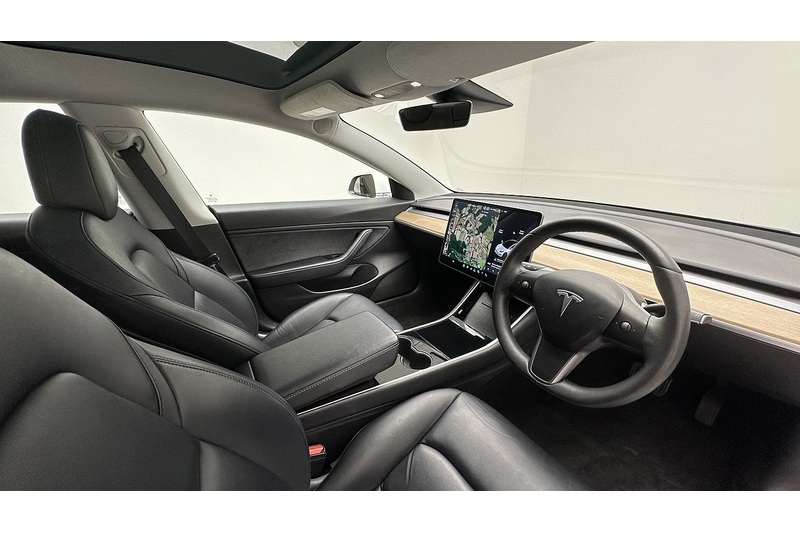 Tesla Model 3 Standard Range Plus - U4214