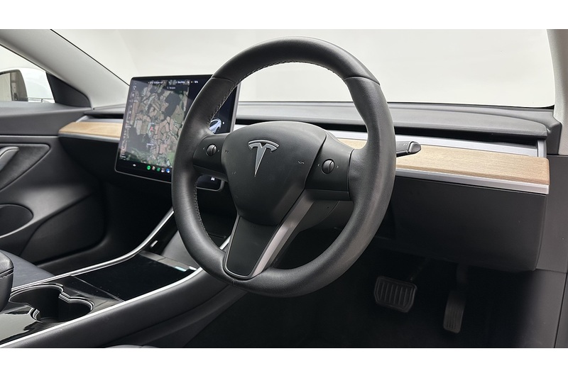 Tesla Model 3 Standard Range Plus - U4214