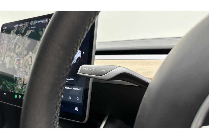 Tesla Model 3 Standard Range Plus - U4214