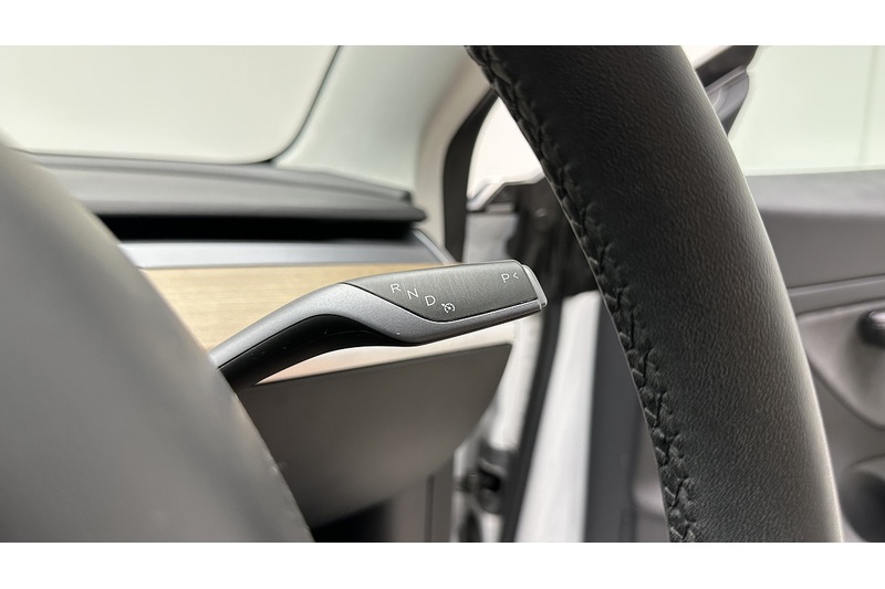 Tesla Model 3 Standard Range Plus - U4214