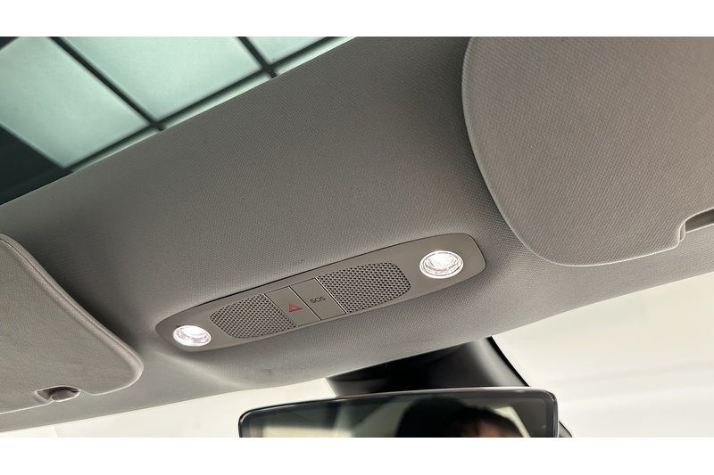 Tesla Model 3 Standard Range Plus - U4214