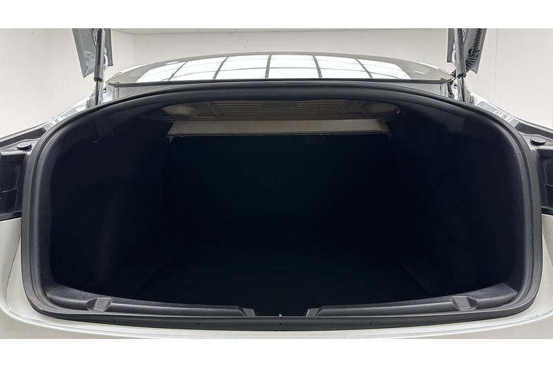 Tesla Model 3 Standard Range Plus - U4214