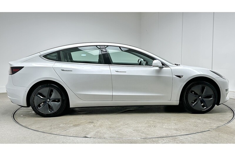 Tesla Model 3 Standard Range Plus - U4214