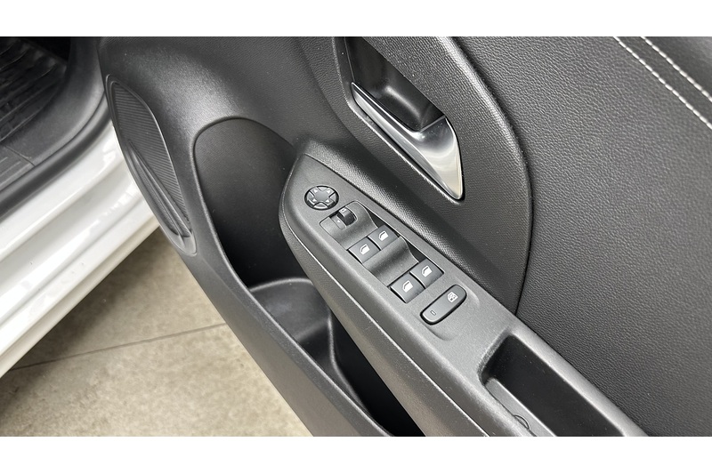 Vauxhall Corsa Turbo SRi Edition - U4221