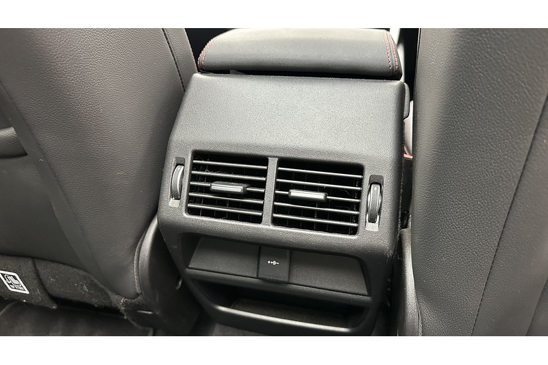 Land Rover Discovery Sport P300e Urban Edition - U4269