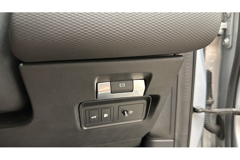 Land Rover Discovery Sport P300e Urban Edition - U4269