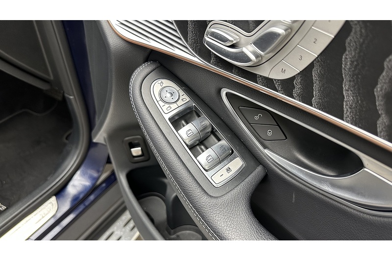 Mercedes-Benz EQC EQC 400 AMG Line - U4270