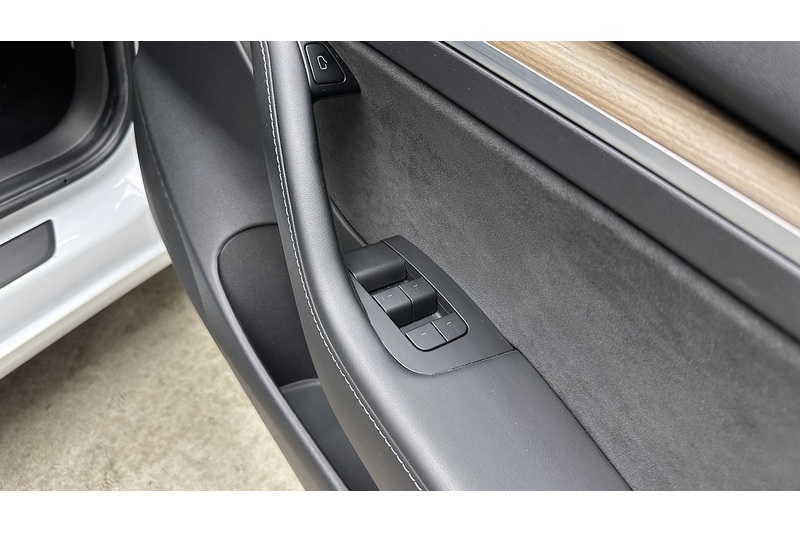 Tesla Model 3 Performance - U4281