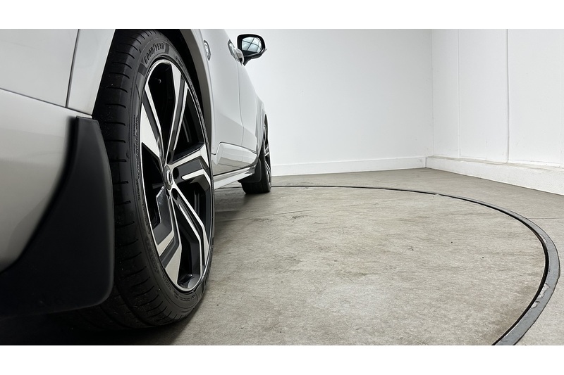 Volvo XC90 h T8 R-Design Pro - U4287