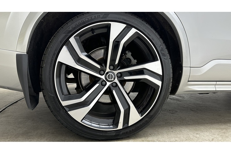Volvo XC90 h T8 R-Design Pro - U4287