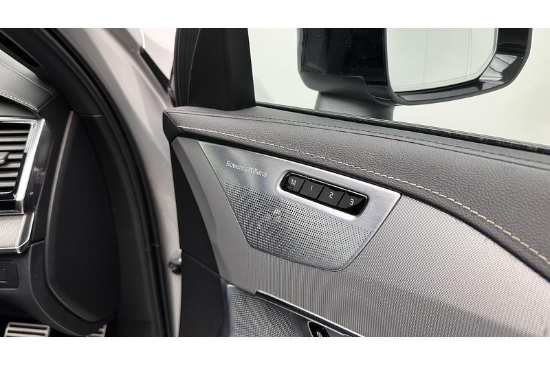 Volvo XC90 h T8 R-Design Pro - U4287
