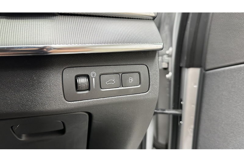 Volvo XC90 h T8 R-Design Pro - U4287