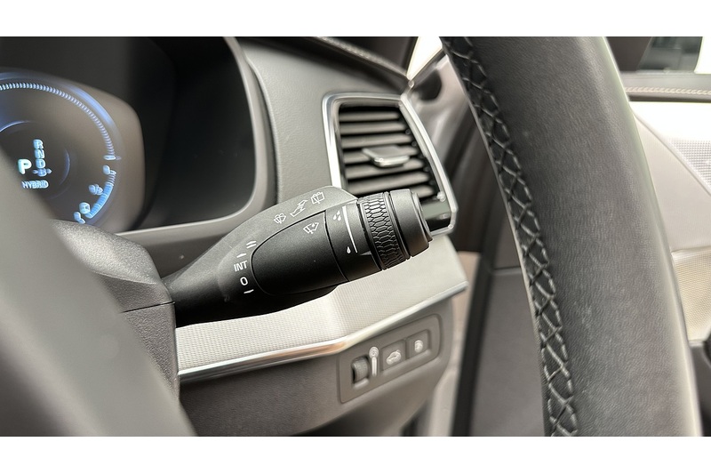 Volvo XC90 h T8 R-Design Pro - U4287