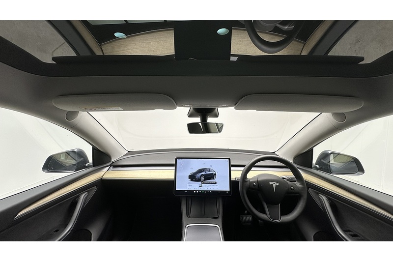 Tesla Model Y Long Range - U4288