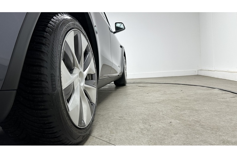 Tesla Model Y Long Range - U4288