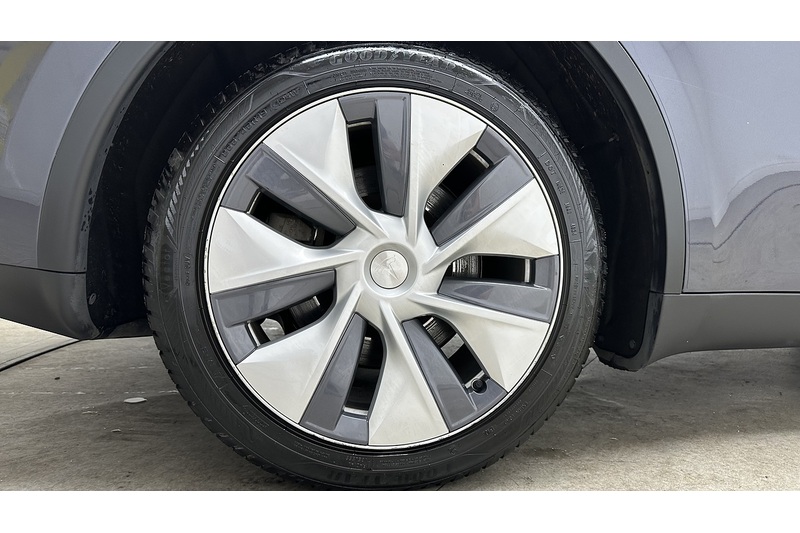 Tesla Model Y Long Range - U4288