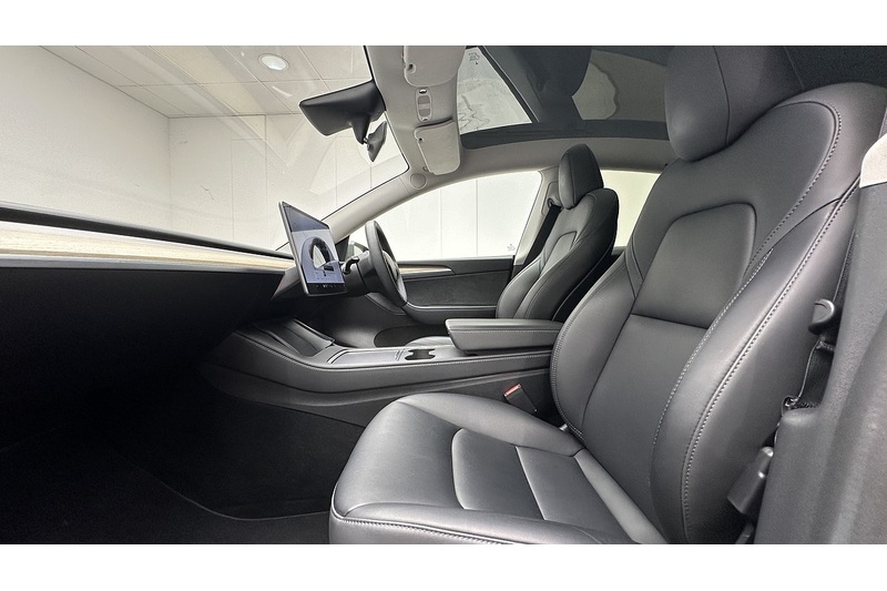 Tesla Model Y Long Range - U4288