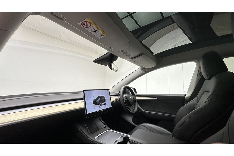 Tesla Model Y Long Range - U4288