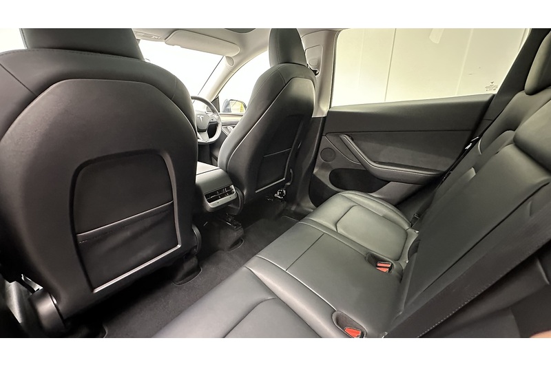 Tesla Model Y Long Range - U4288