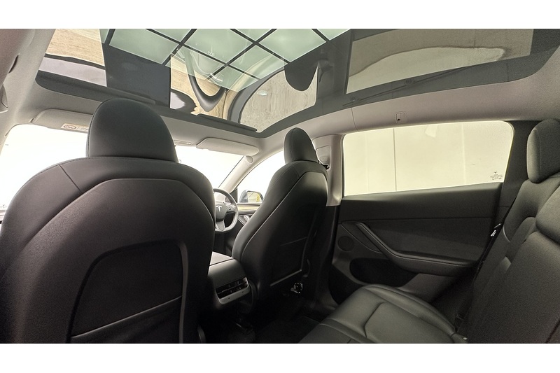 Tesla Model Y Long Range - U4288