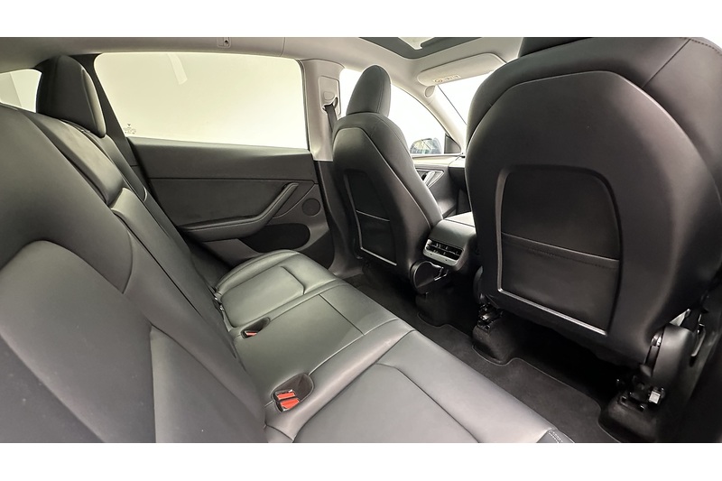Tesla Model Y Long Range - U4288