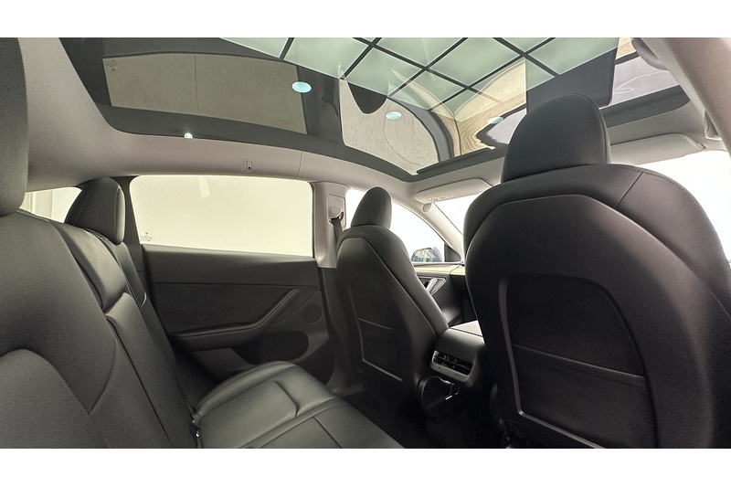 Tesla Model Y Long Range - U4288