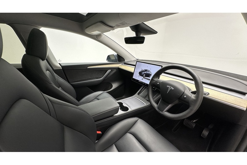 Tesla Model Y Long Range - U4288