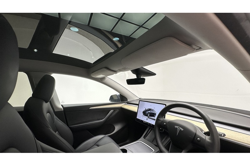 Tesla Model Y Long Range - U4288