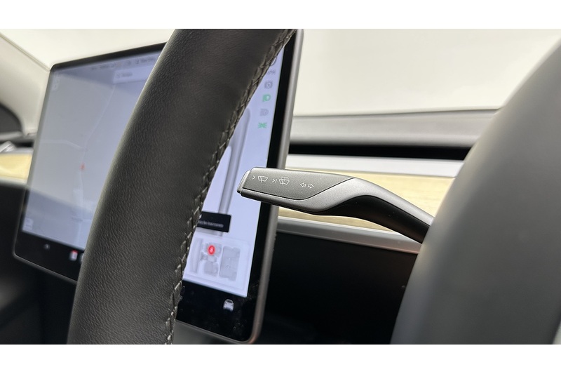 Tesla Model Y Long Range - U4288