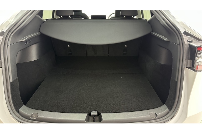 Tesla Model Y Long Range - U4319