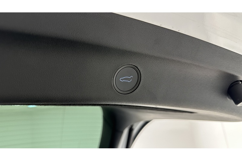 Tesla Model Y Long Range - U4319