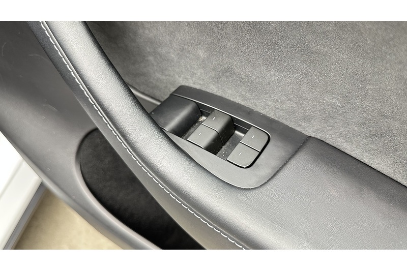 Tesla Model Y Long Range - U4319