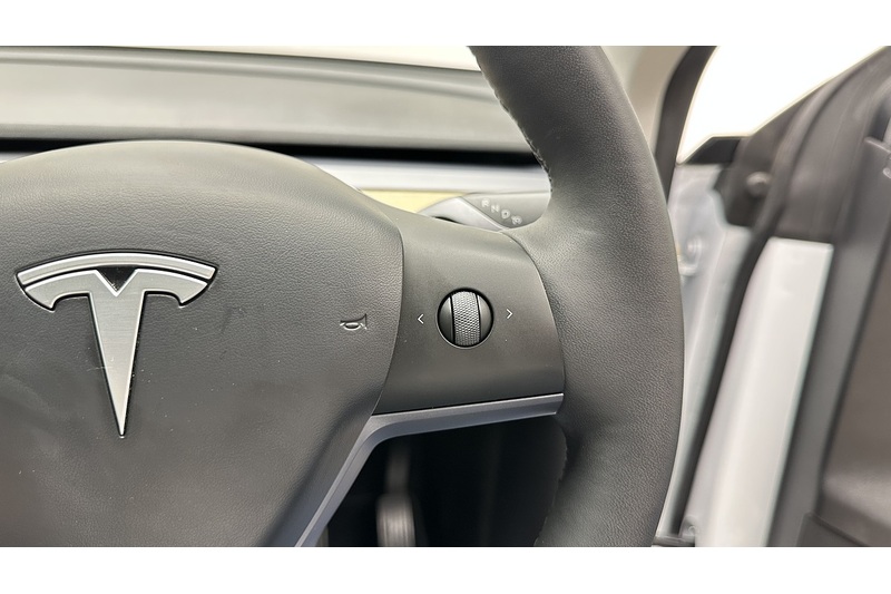 Tesla Model Y Long Range - U4319