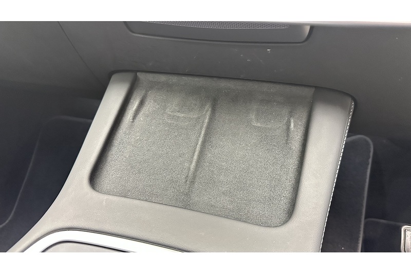 Tesla Model Y Long Range - U4319